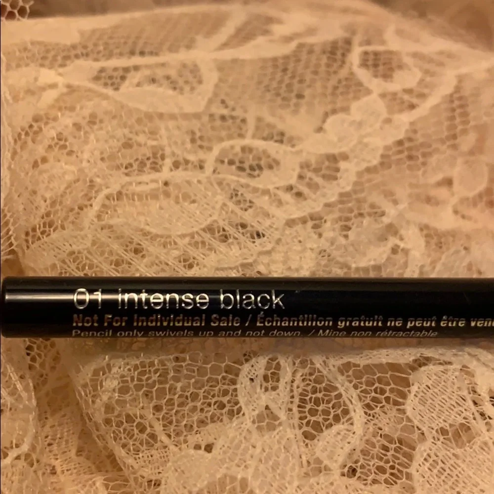Clinique Quickliner for eyes Intense Black…